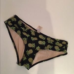 Delia's pineapple patterned swim bottom