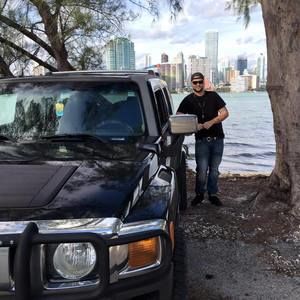 Meet your Posher, Moises