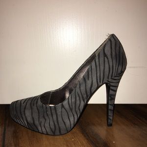 Gray and black zebra print pumps