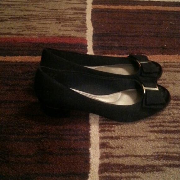 Shoes - Picture 2 of 2