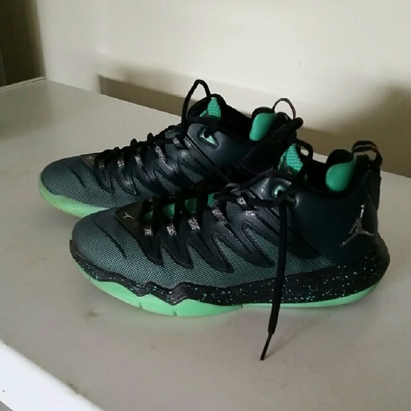 Boys jordan shoes size 6 1/2