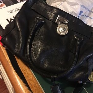 Michael Kors Mini Hamilton