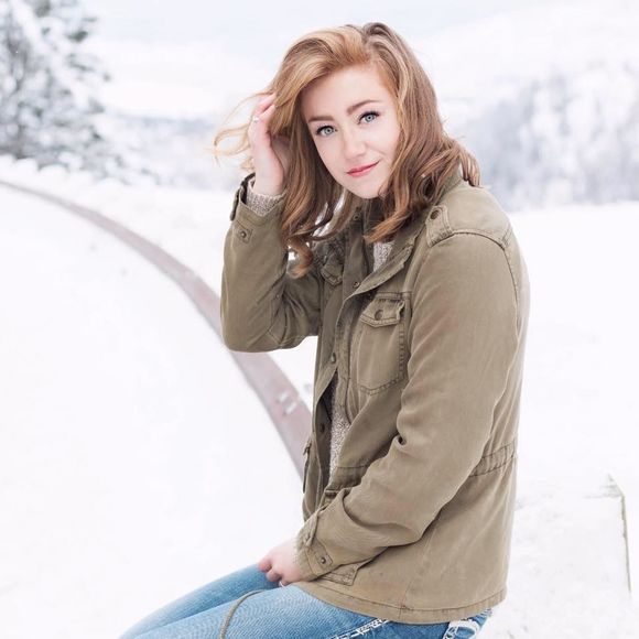 Meet your Posher, Hannah