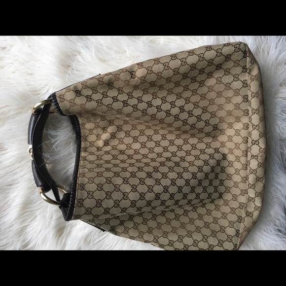 XL Gucci Hobo in excellent condition