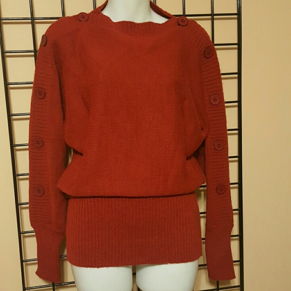 Sweater 💓😗👊 - Picture 2 of 2