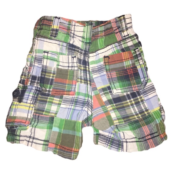 Old Navy plaid shorts - Picture 2 of 2