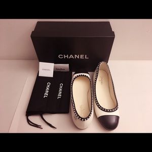 🎀SOLD ON TRADESY🎀CHANEL 16C pearl ballerina flat