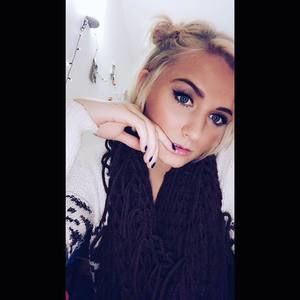 Meet your Posher, Kira