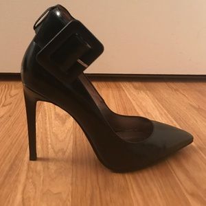 NWT Jeffrey Campbell Leche Black Heel