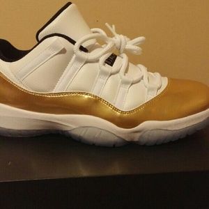 Gold Retro 11 low