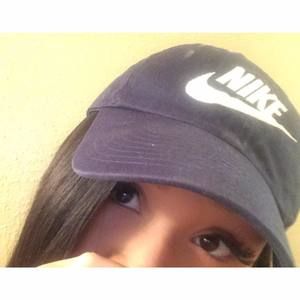 Meet your Posher, Lola