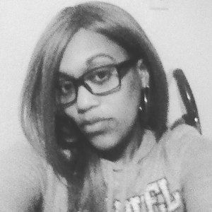 Meet your Posher, Latoya