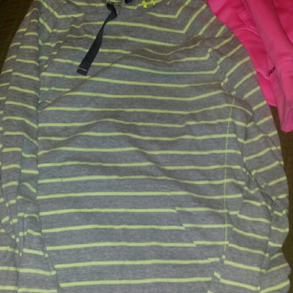 Under Armour pull over