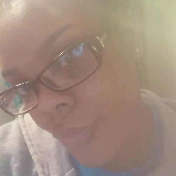 Meet your Posher, Reshelle - Picture 1 of 1