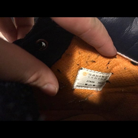 Navy Timberlands. - Picture 3 of 3