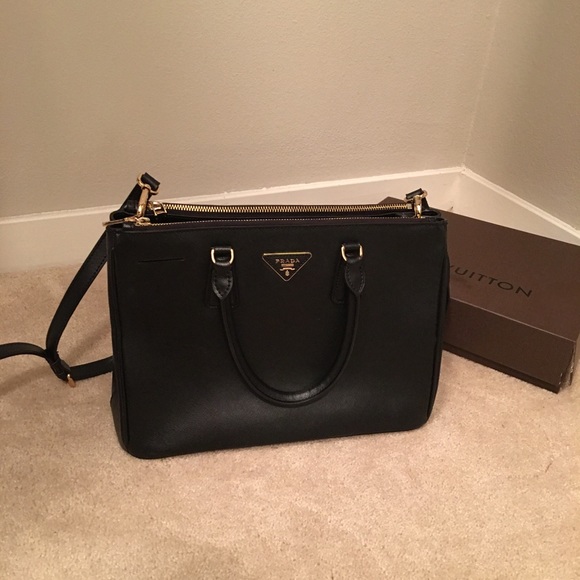 Nice handbags! On sale!