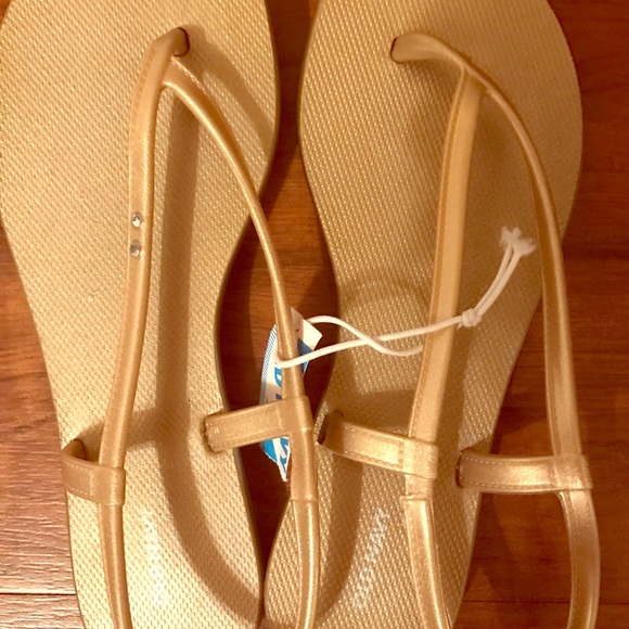 SALE❣️ New Women's Gold Old Navy Sandals Size 6