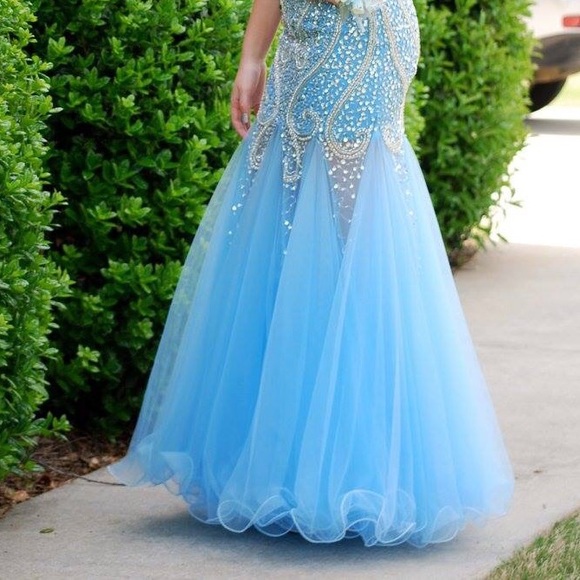 Prom dress - Picture 3 of 4