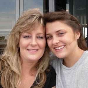 Meet your Posher, Maxine