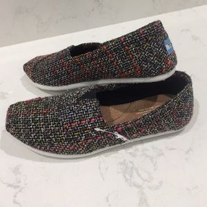 TOMS tweed flats