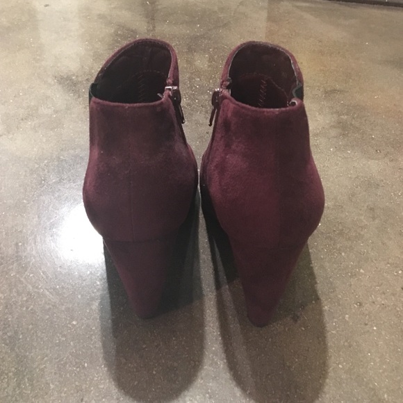Burgundy suede booties - Picture 3 of 3