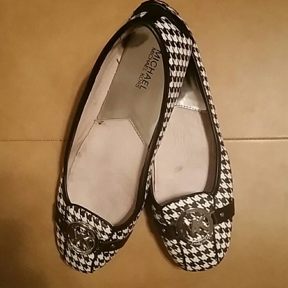 Michael Kors houndstooth flats