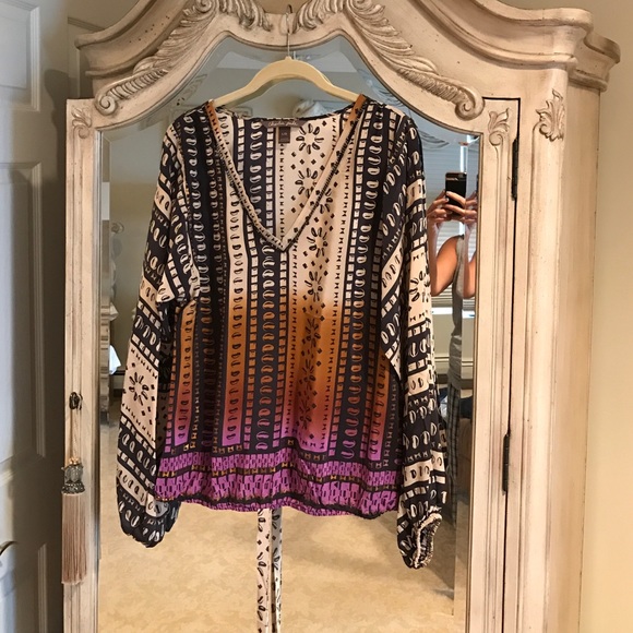 Charlie Jade Woman's Top. Size Large