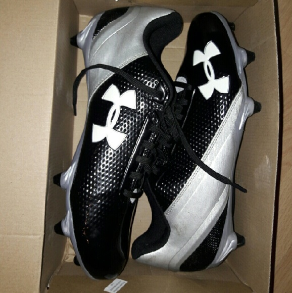 Under armour football cleats low cut
