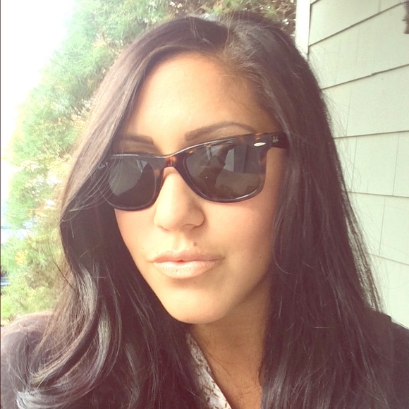 Meet your Posher, Rielle - Picture 1 of 1
