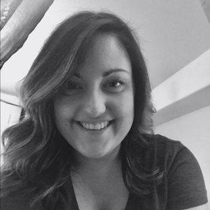 Meet your Posher, Elise