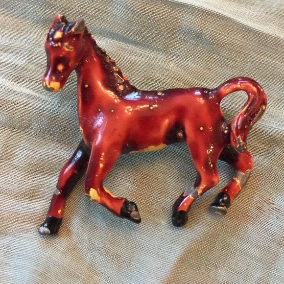 Vintage pony brooch🐎