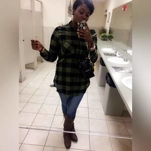 Meet your Posher, Danielle