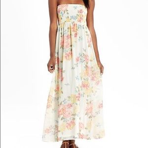White maxi floral dress