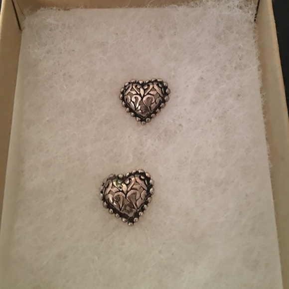 Heart stud earrings