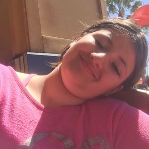 Meet your Posher, Gabriela