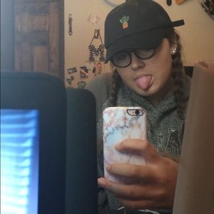 Meet your Posher, Madi