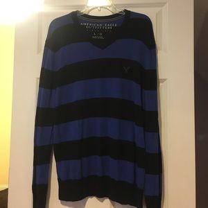 American Eagle vneck sweater size large
