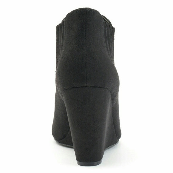 Apt 9 Black wedge ankle boots size 8 - Picture 3 of 4