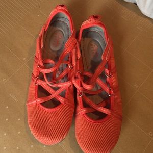 Clarks orange/coral pr!vo shoes