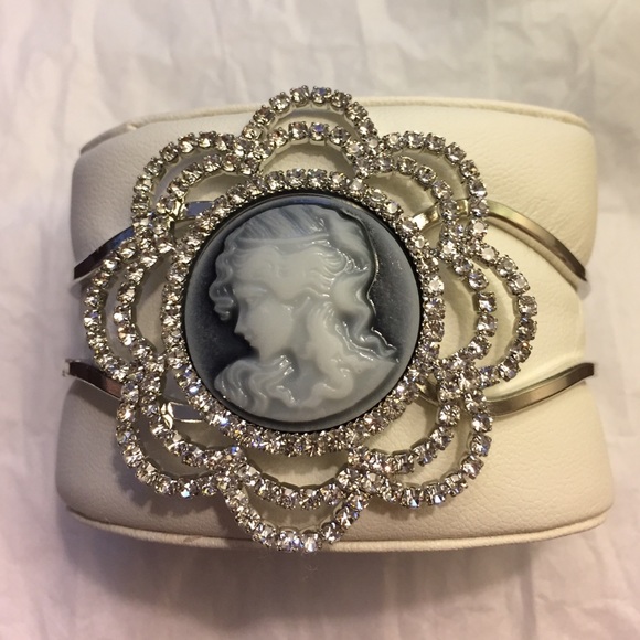 Cameo bangle bracelet