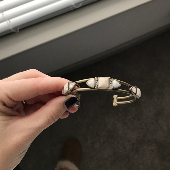 CHLOE & ISABEL cuff
