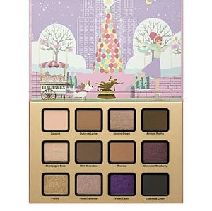 TOO FACED Merry Macaroon Pallet.