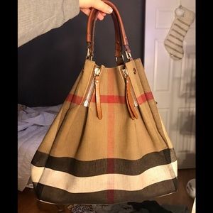 Unique Burberry shoulder Bag