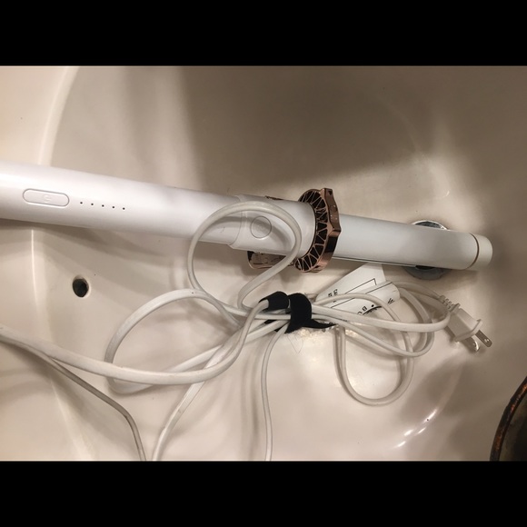 T3 curling iron