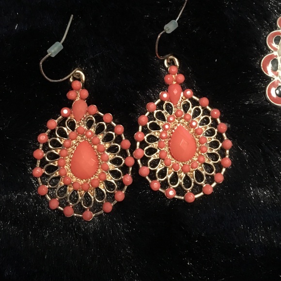 Cute earring bundle! - Picture 2 of 4