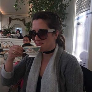 Meet your Posher, Dena