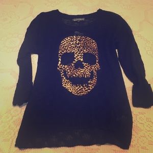 Black 3/4 sweater with Cheetah Skull