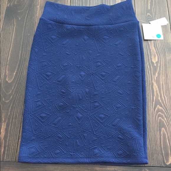 Lula Roe Cassie skirt
