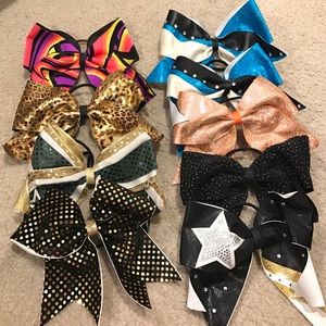 Cheerleading bows