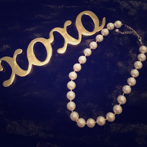 Large pale pink pearl necklace